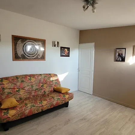 Maison De Caractere Entierement Renovee A Calme, Jardin Et Parking *
