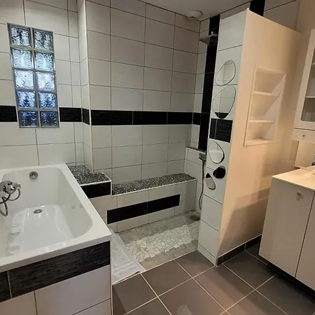 Maison De Caractere Entierement Renovee A Calme, Jardin Et Parking Feriehus